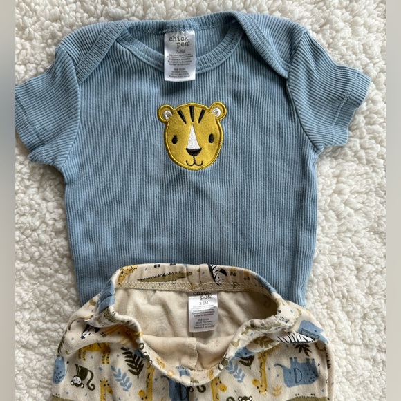 Chick pea Two Piece Set - Picture 2 of 4